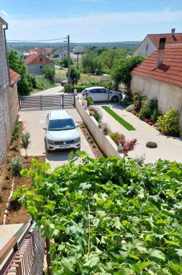 Lucija Apartment Pridraga Ngoại thất bức ảnh